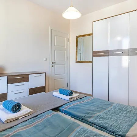 The Captain Be My Guests! By Rv 바르나