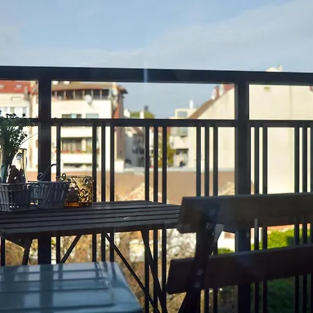 The Captain Be My Guests! By Rv 바르나