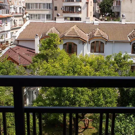 Апартамент The Captain Be My Guests! By Rv *